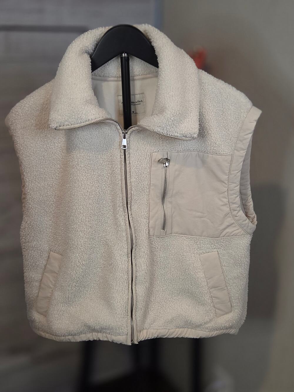 Abercrombie & Fitch Soft A&F Collection Cream Sherpa Vest Zip Up Cropped Fleece